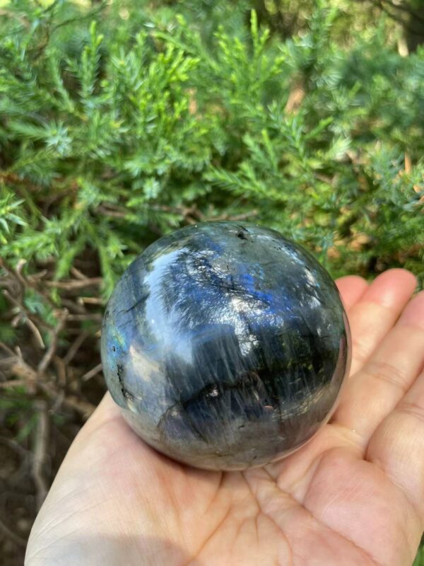 Rainbow Flash Labradorite Crystal – Protection Stone for Intuition - Image 2