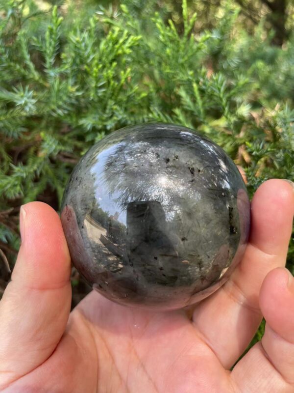 Rainbow Flash Labradorite Crystal – Protection Stone for Intuition - Image 4