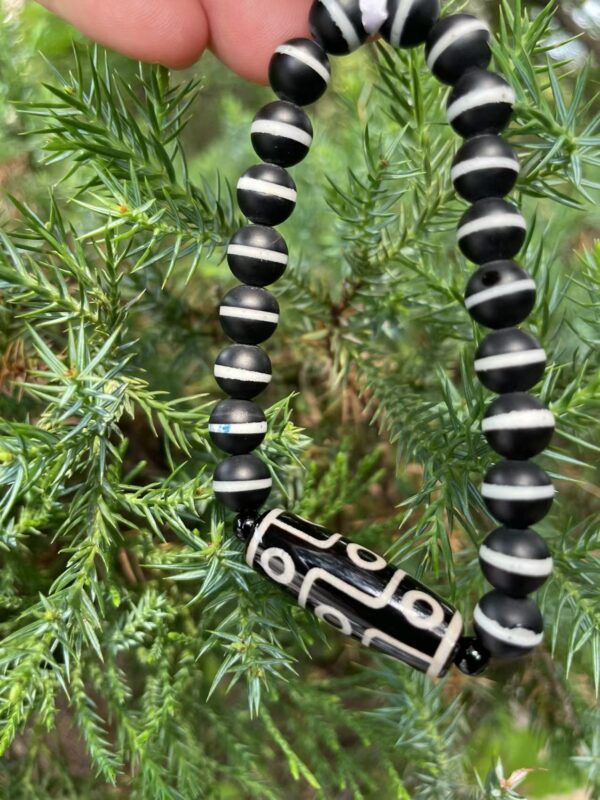 Polished black agate stripe beads