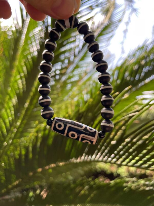Agate line pattern bracelet