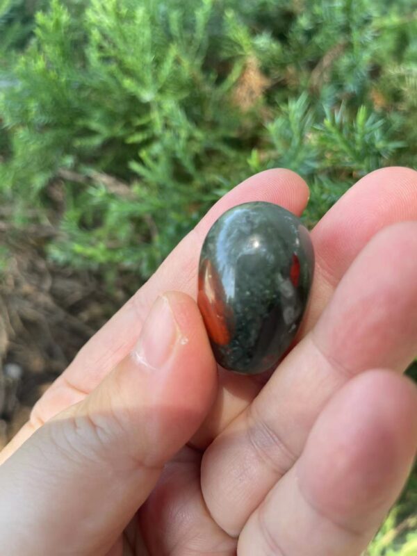 Healing crystal eggs