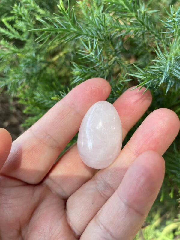 Crystal eggs for meditation & energy work
