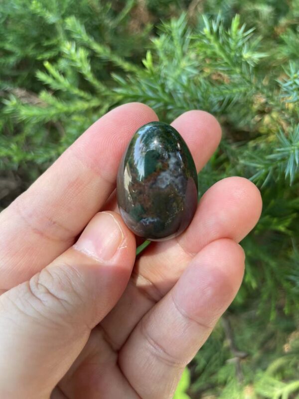 Feng Shui crystal eggs for home decor