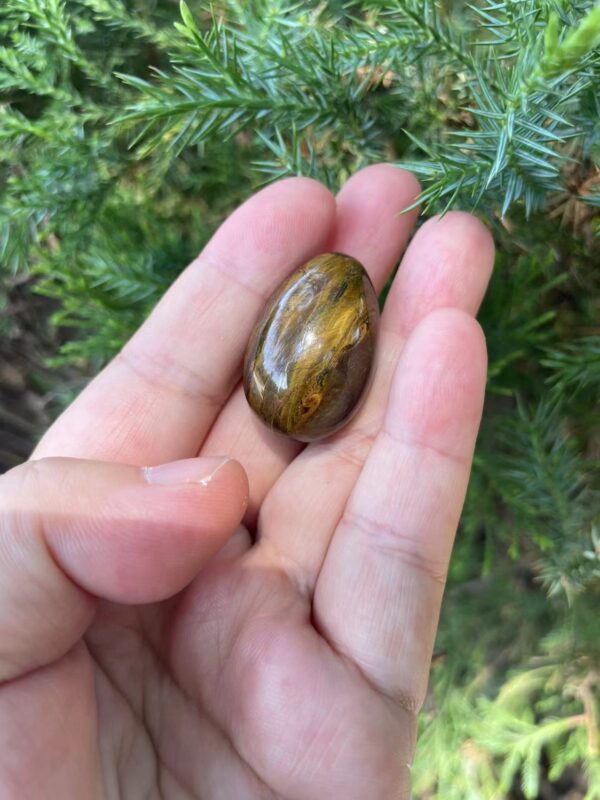 Crystal eggs for meditation & energy work