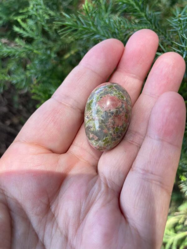 Natural stone eggs