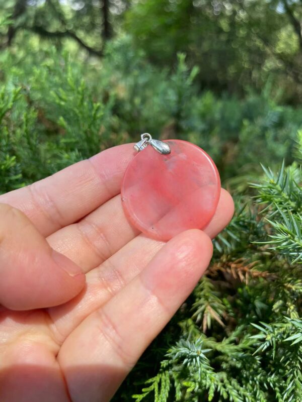 Round flat gemstone necklace
