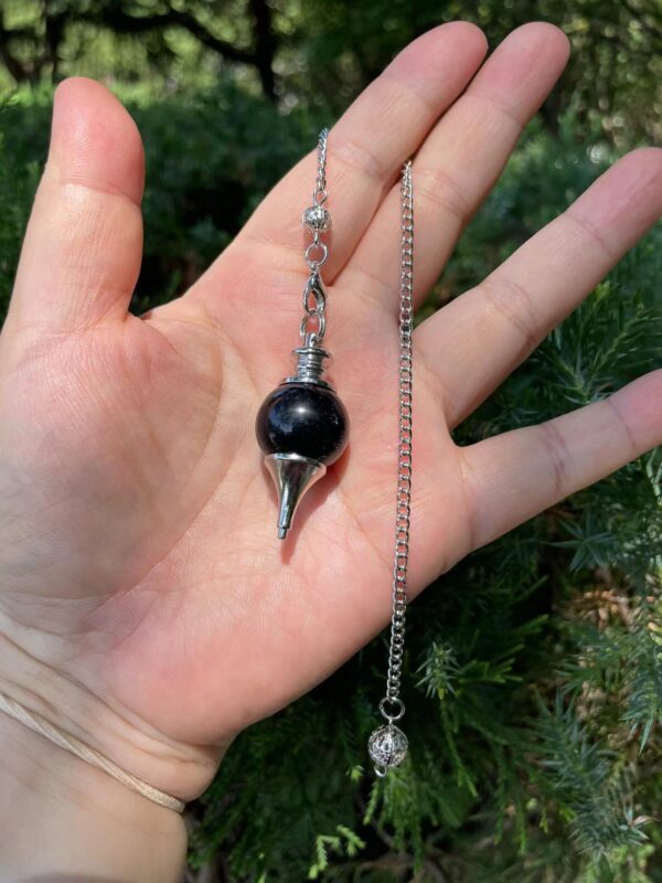 How to use a pendulum for divination